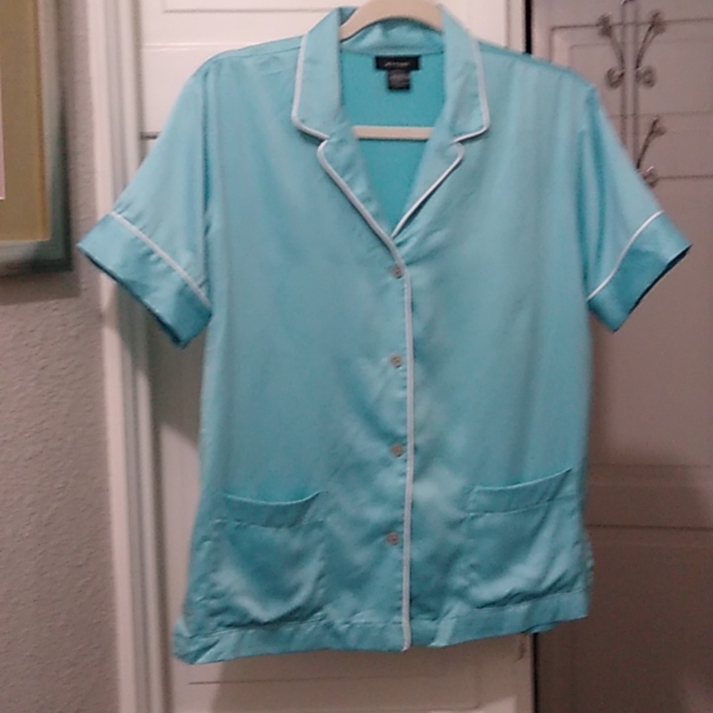 Natori aqua short sleeve top with pants pajama set, brand new, size small.